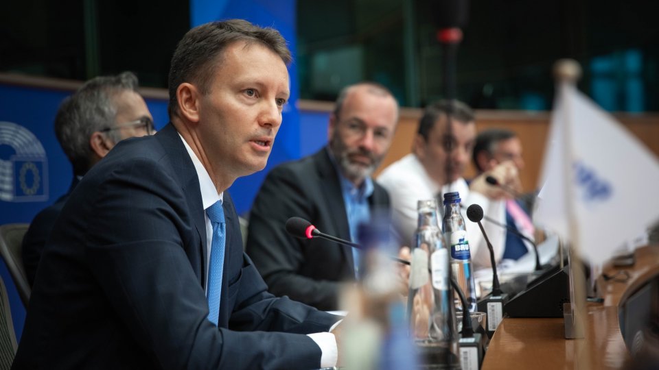 Țările UE ar putea aciziționa echipamente militare în comun