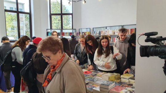 Cea de-a treia zi a Târgului de Carte Gaudeamus Radio România, organizat la Buzău