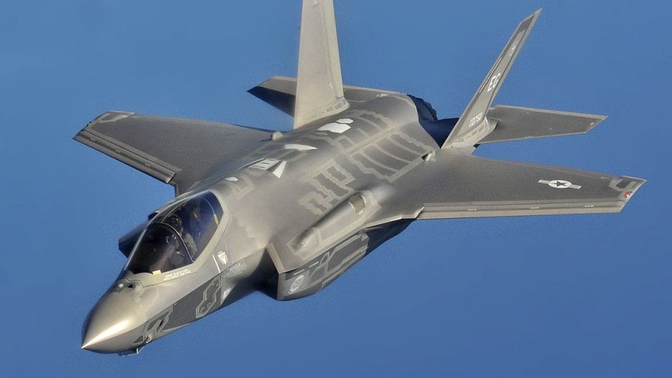 MApN cere aprobarea Parlamentului pentru începerea programului de cumpărare a 32 de avioane militare F-35