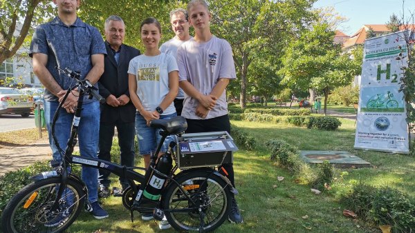 Un colectiv de la Universitatea Politehnica Timișoara a realizat bicicleta alimentată cu hidrogen. Va fi prezentată la Noaptea Cercetătorilor Europeni
