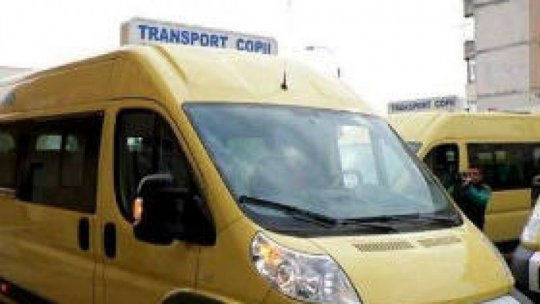 Microbuzele pentru transportul elevilor sunt verificate de polițiști