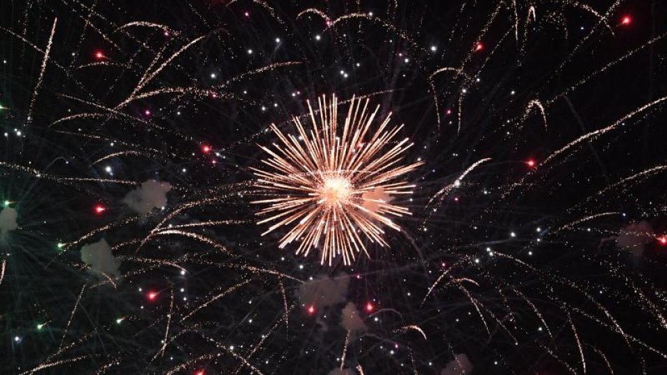 „Cinci, patru, trei doi, unu. Bine ai venit, 2024!”