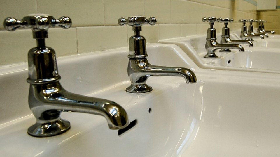 În oraşul care se alimentează din Dunăre, Drobeta-Turnu Severin, tariful pentru apă creşte, de la 1 februarie