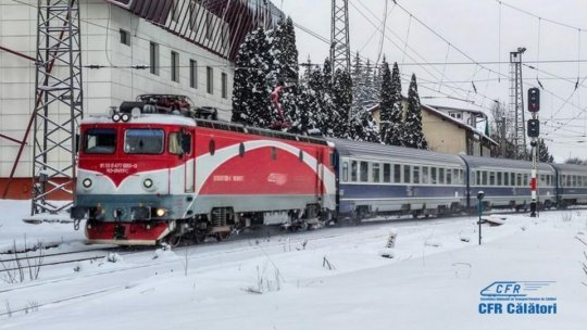 Circulaţia trenurilor se desfăşoară cu întârziere pe raza regionalelor Iaşi, Braşov şi Craiova
