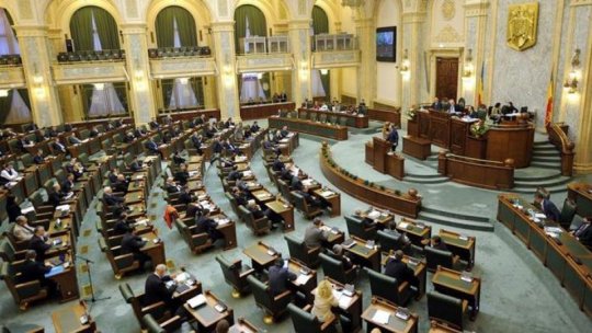 Senatul este convocat luni pentru a adopta ordonanţele date de Guvern în contextul protestelor fermierilor şi transportatorilor