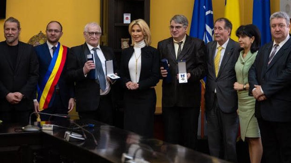 Botoșani: Teatrele "Mihai Eminescu" şi "Vasilachi" au primit Ordinul "Meritul Cultural"