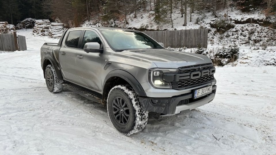 Probă de drum - Ford RAPTOR în plină iarnă