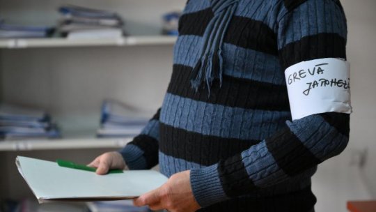 Angajaţi din sute de primării de comune au încheiat greva de avertisment