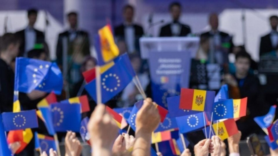 Republica Moldova: Duminică au loc alegeri prezidenţiale şi un referendum privind aderarea la UE