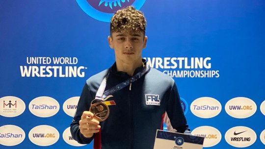 CM Lupte: Medalie de bronz pentru Denis Mihai