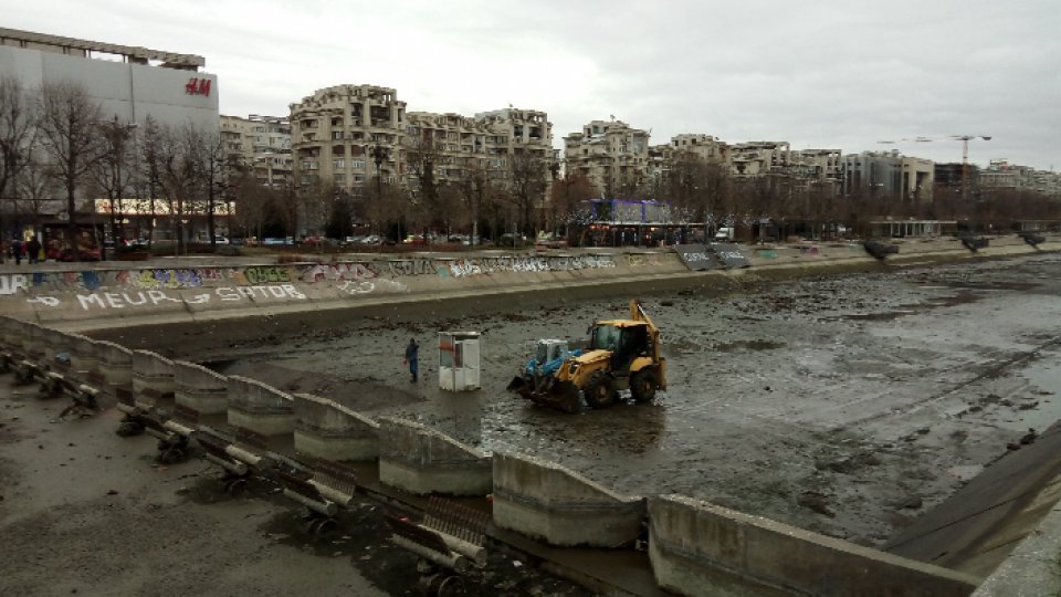 Lucrările la planşelul de sub Piaţa Unirii ar putea fi amânate