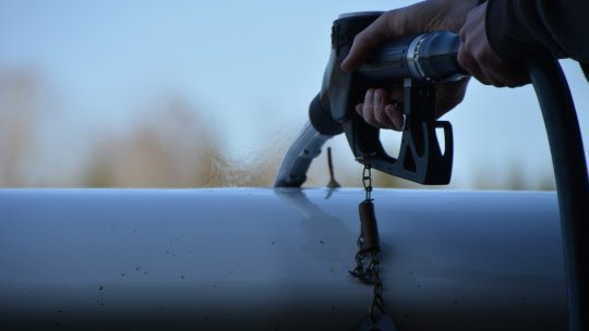 INS: Scădere de 5,5% a importurilor de resurse energetice în România