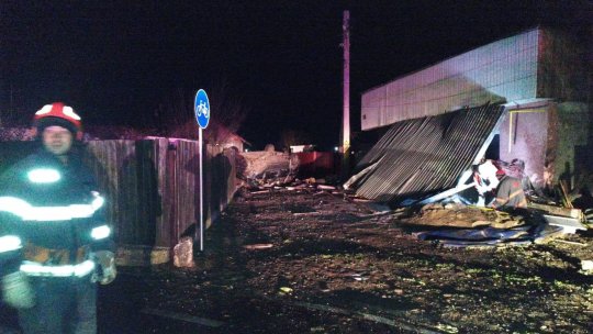 Vaslui: O mașină s-a răsturnat și a avariat două racorduri de gaze. Casele din apropiere, evacuate