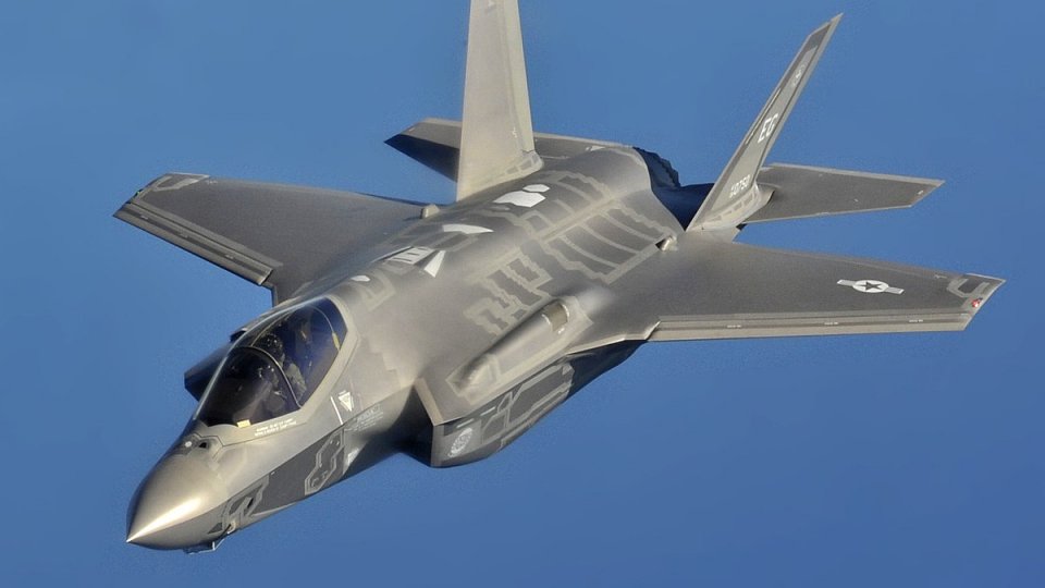 Deputații au aprobat cumpărarea a 32 de avioane F-35