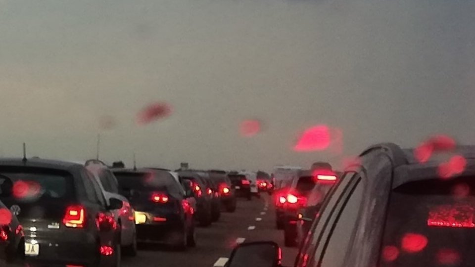 Accident cu 11 maşini pe autostrada A3 în urma căruia a fost activat planul roşu de intervenţie