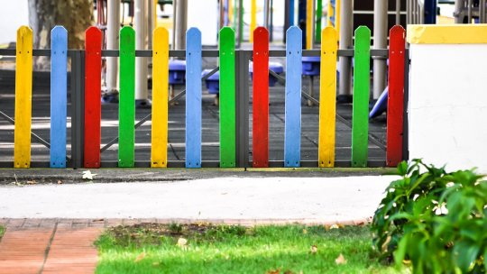 București: Educatoare, urmărită penal pentru că a lovit şase copii