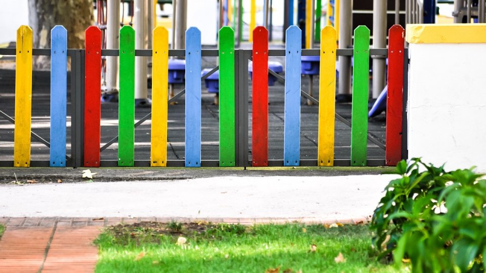 București: Educatoare, urmărită penal pentru că a lovit şase copii