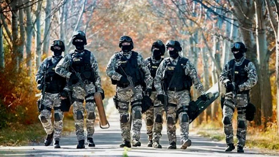 Descinderi ale poliţiştilor de la Investigarea Criminalităţii în Arad, Timiş şi Caraş Severin