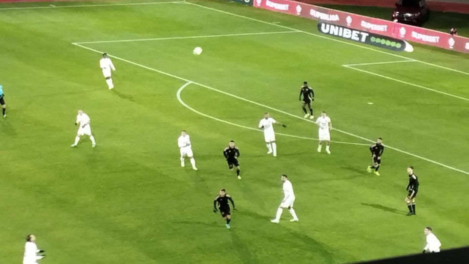 Superliga de fotbal. Vișiniii s-au anulat reciproc