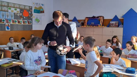 Gică Popescu a dat startul campaniei „Școlile Generației de Aur”