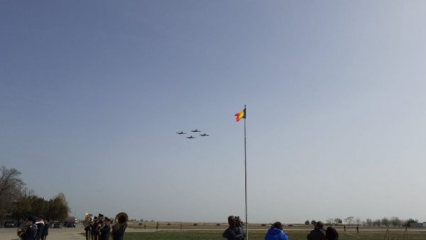 O dronă neînmatriculată a fost ridicată din apropierea bazei militare Boboc din judeţul Buzău