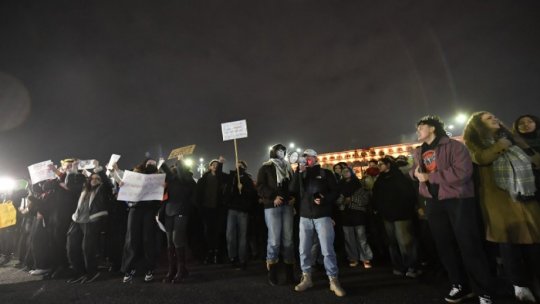 Rallies against sovereignist candidate Calin Georgescu