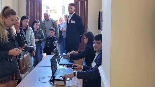 Alegeri în Republica Moldova: Sute de secții de votare au fost deschise în 37 de țări