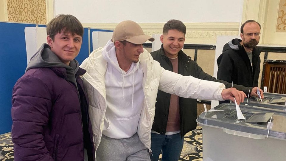Trei secţii de votare sunt deschise la București pentru cetățenii Republicii Moldova