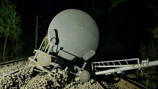 Traficul feroviar rămâne blocat pe Magistrala 100