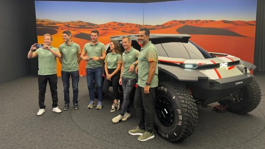 Dacia Sandrider și cele 3 echipaje care vor concura în Dakar 2025