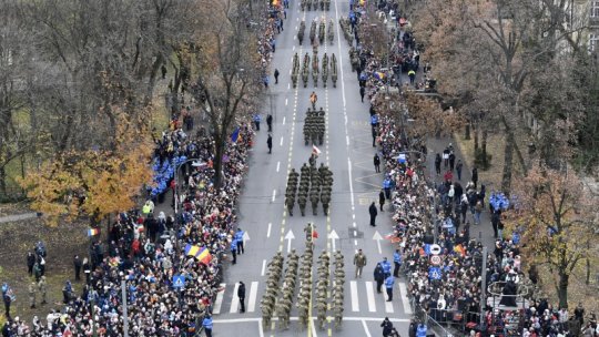 Peste 2.500 de militari au participat la parada de Ziua Naţională a României