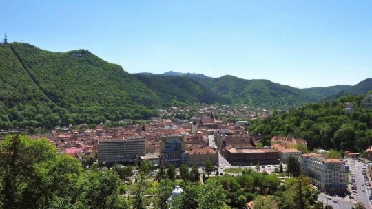 Turiștii au plecat mai devreme din Brașov ca să poată vota