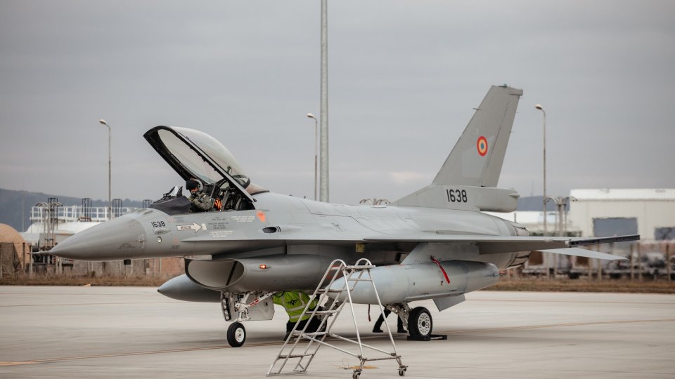 Alte trei aeronave F-16 cumpărate din Norvegia au ajuns la Câmpia Turzii