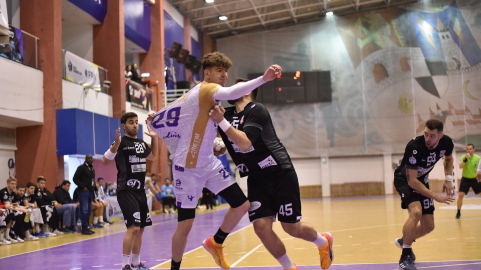 Dinamo pierde primele puncte în Liga Națională de handbal masculin