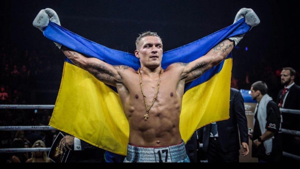 Pugilistul Oleksandr Usyk şi-a păstrat titlul mondial la categoria grea