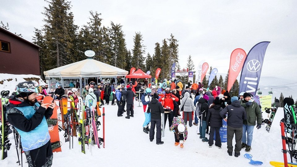 În Maramureș, stațiunile montane cu pârtii de schi sunt aglomerate