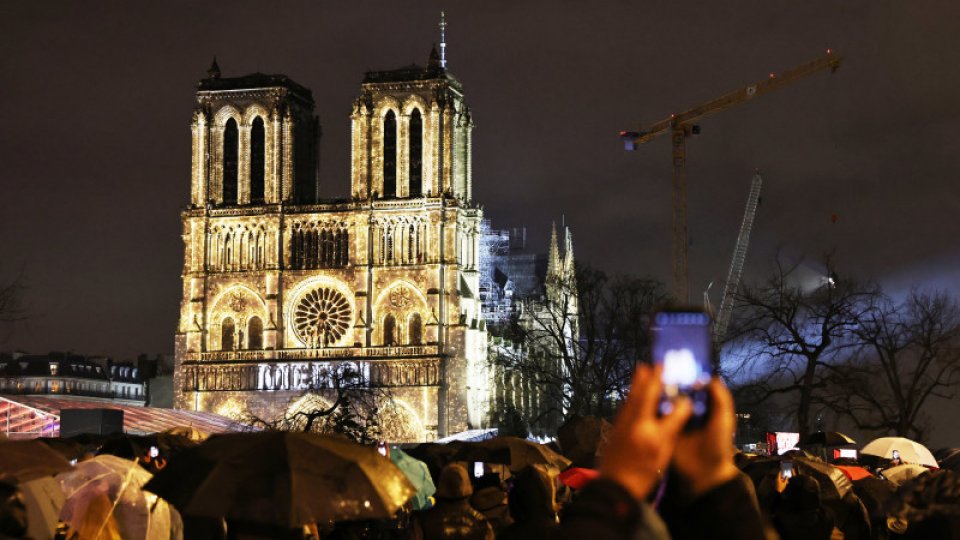 VIDEO: Festivitate grandioasă la redeschiderea Catedralei Notre-Dame din Paris