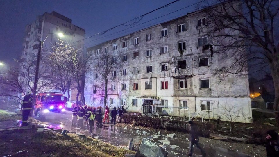 Bacău: 44 de persoane evacuate dintr-un bloc în care a avut loc o explozie