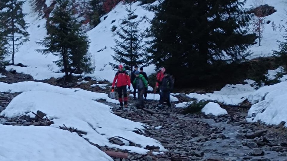 Un tânăr ucrainean a murit îngheţat în Munţii Maramureşului