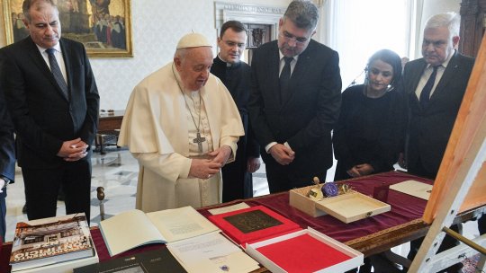 Premierul Marcel Ciolacu a fost primit într-o audienţă privată de Papa Francisc