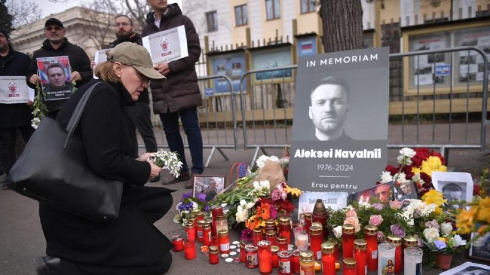 Alexei Navalnîi, comemorat în faţa Ambasadei Rusiei din Bucureşti