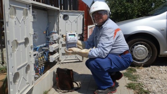 Ajutoarele pentru încălzire şi pentru plata facturii la curent vor fi acordate în continuare persoanelor cu venituri mici