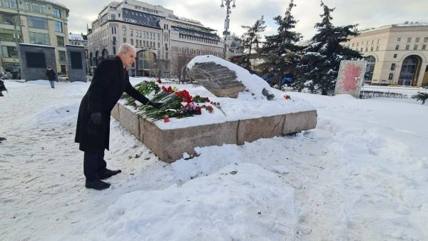 Ambasadorul României la Moscova a depus flori în memoria lui Aleksei Navalnîi