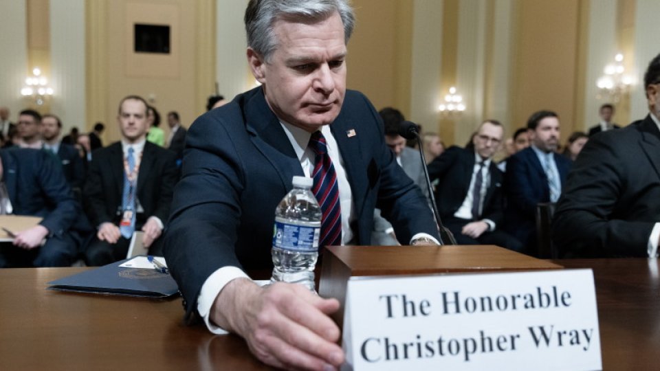 Directorul FBI, Christopher Wray, în vizită în România