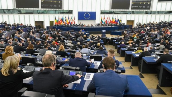 Parlamentul European cere într-o rezoluţie ca Rusia să fie obligată să plătească despăgubiri Ucrainei