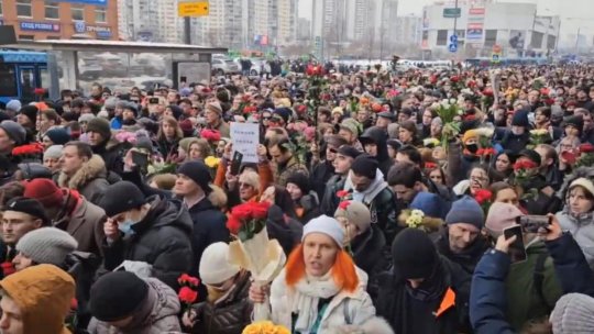 Mii de oameni au venit să-și ia rămas bun de la Aleksei Navalnîi