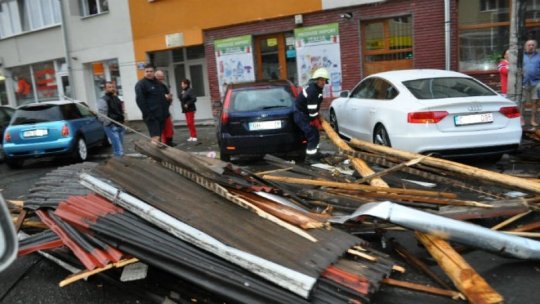 Cod galben de vânt puternic în mai multe localităţi din judeţele Caraş-Severin şi Timiş