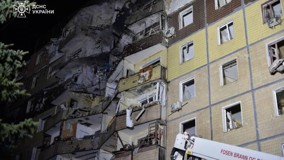 În ultimele 24 de ore, blocuri de locuinţe din 3 oraşe ucrainene au fost lovite de bombardamentele militarilor ruşi