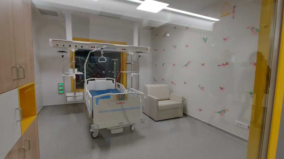 Asociația ”Dăruiește viață” a semnat actele prin care spitalul pentru copiii bolnavi de cancer a fost predat la cheie statului