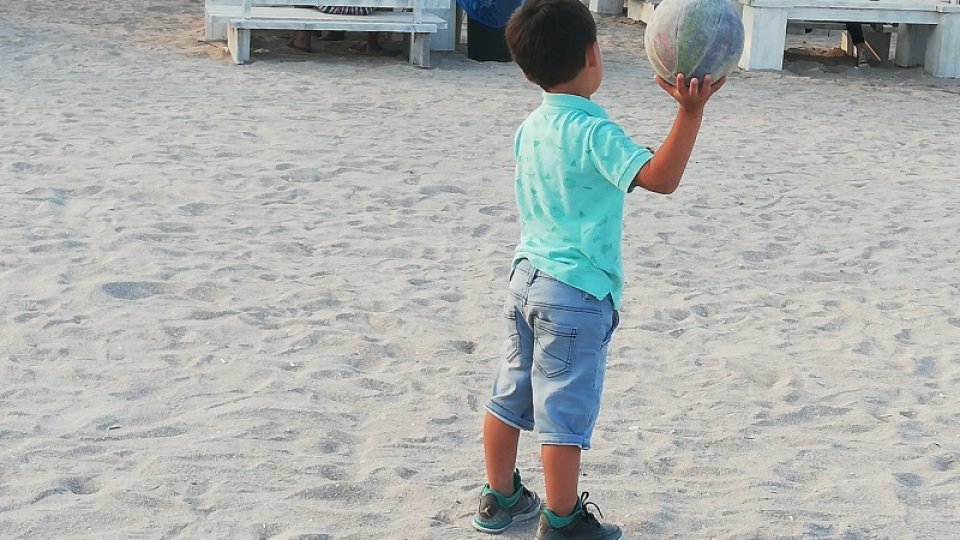 Copilul de 2 ani care dispăruse în judeţul Botoşani a fost găsit în viaţă, după 24 de ore de căutări